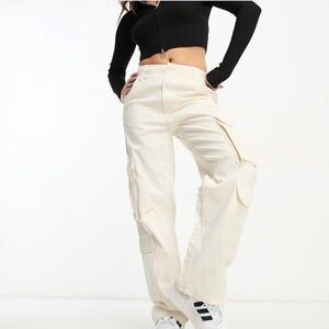 Bershka Low Rise Cargo Pant XS White Cream